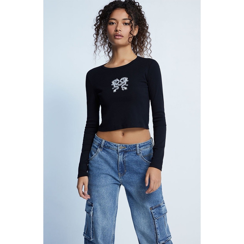 PS / LA‎ Dragon Graphic Crop Top Womens Medium Black Long Sleeve Baby Tee